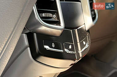 Внедорожник / Кроссовер Porsche Cayenne 2012 в 