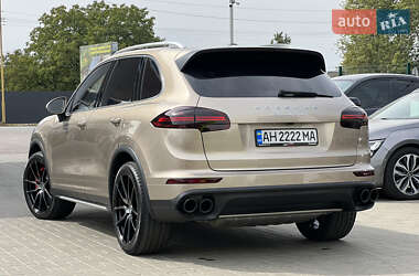 Внедорожник / Кроссовер Porsche Cayenne 2014 в Ужгороде