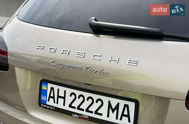 Внедорожник / Кроссовер Porsche Cayenne 2014 в Ужгороде