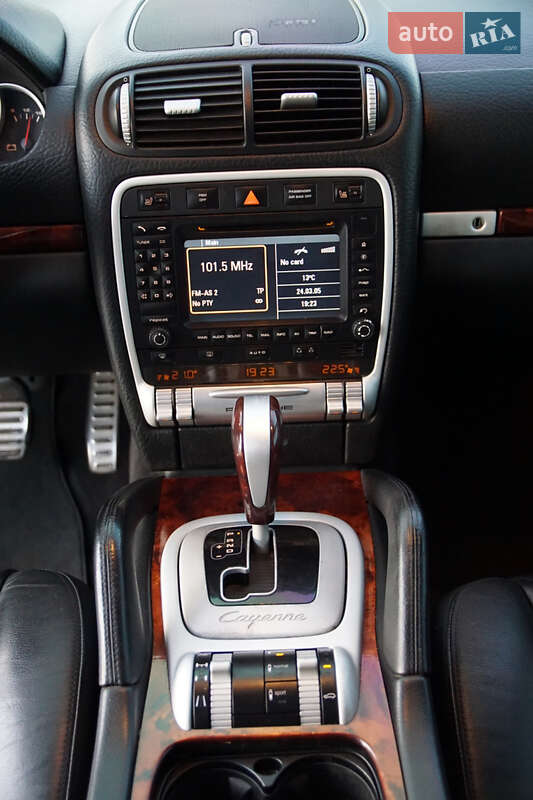 Позашляховик / Кросовер Porsche Cayenne 2006 в Києві