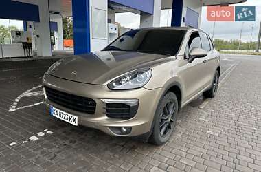 Позашляховик / Кросовер Porsche Cayenne 2015 в Києві