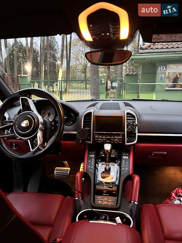 Позашляховик / Кросовер Porsche Cayenne 2016 в Києві