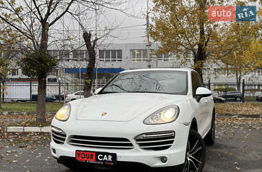 Внедорожник / Кроссовер Porsche Cayenne 2014 в Киеве