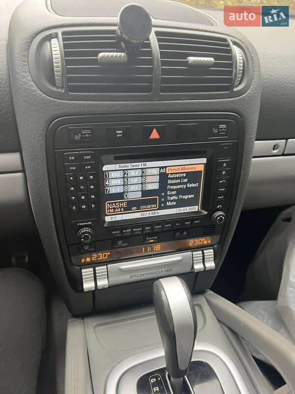 Позашляховик / Кросовер Porsche Cayenne 2004 в Києві