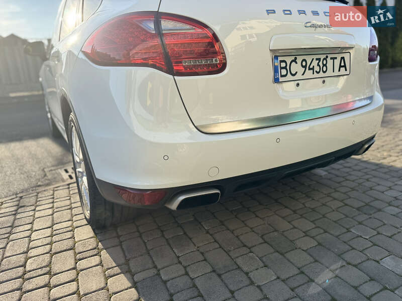 Позашляховик / Кросовер Porsche Cayenne 2013 в Самборі