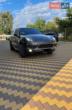 Внедорожник / Кроссовер Porsche Cayenne 2012 в 