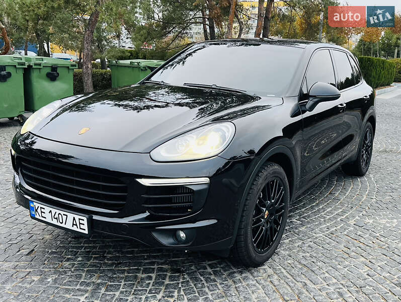 Позашляховик / Кросовер Porsche Cayenne 2016 в Києві