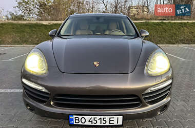 Внедорожник / Кроссовер Porsche Cayenne 2012 в 