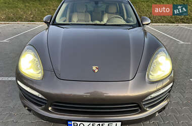 Внедорожник / Кроссовер Porsche Cayenne 2012 в 