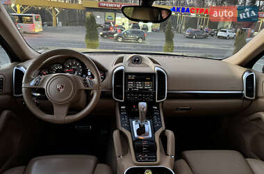Внедорожник / Кроссовер Porsche Cayenne 2012 в 