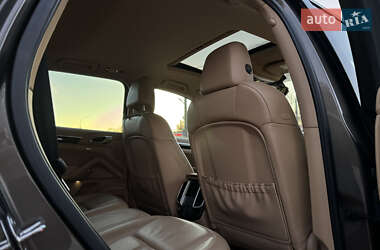 Внедорожник / Кроссовер Porsche Cayenne 2012 в 