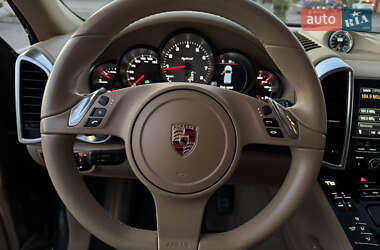 Внедорожник / Кроссовер Porsche Cayenne 2012 в 