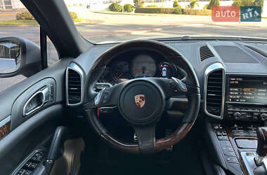 Позашляховик / Кросовер Porsche Cayenne 2012 в 