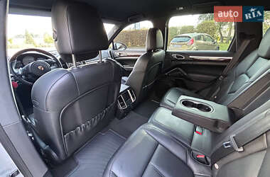 Позашляховик / Кросовер Porsche Cayenne 2012 в 
