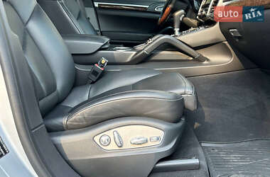 Позашляховик / Кросовер Porsche Cayenne 2012 в 