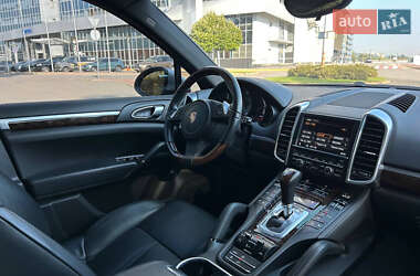 Позашляховик / Кросовер Porsche Cayenne 2012 в 