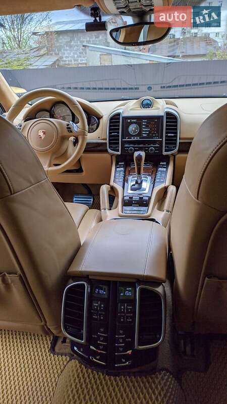 Внедорожник / Кроссовер Porsche Cayenne 2013 в Львове