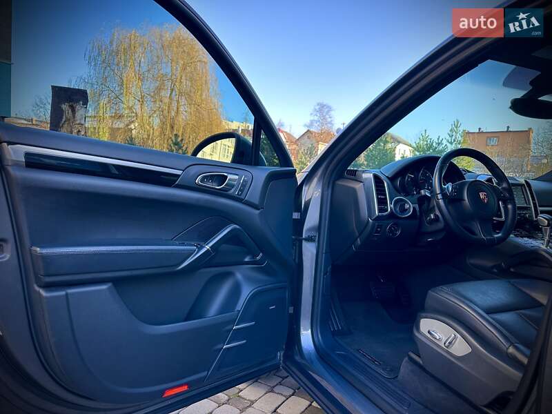 Внедорожник / Кроссовер Porsche Cayenne 2014 в Ивано-Франковске