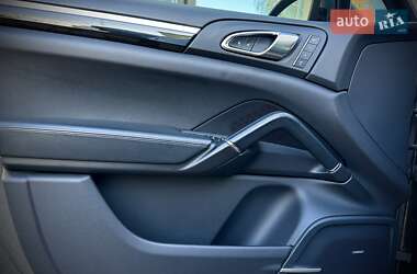 Позашляховик / Кросовер Porsche Cayenne 2014 в 