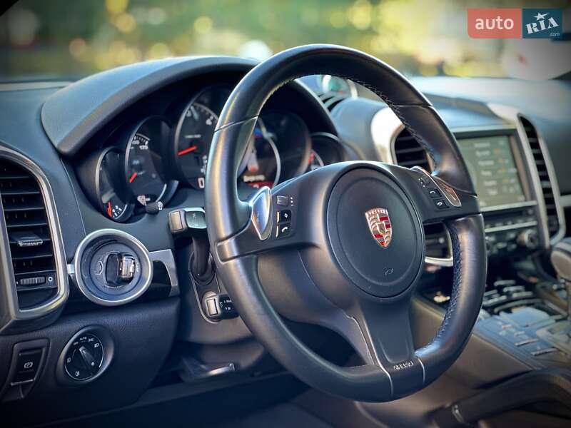 Внедорожник / Кроссовер Porsche Cayenne 2014 в Ивано-Франковске