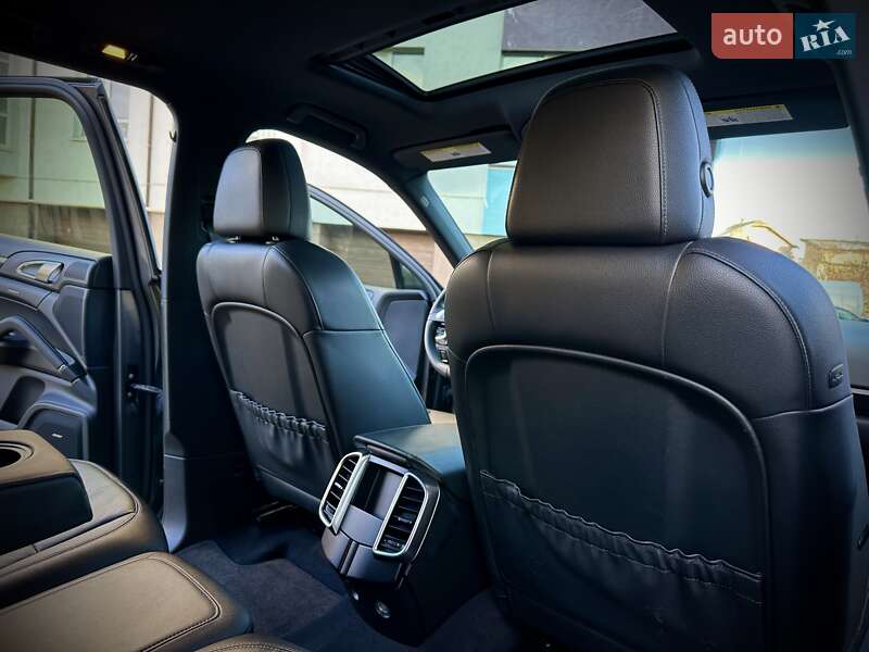 Внедорожник / Кроссовер Porsche Cayenne 2014 в Ивано-Франковске