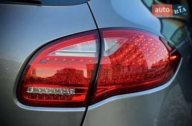 Позашляховик / Кросовер Porsche Cayenne 2014 в 