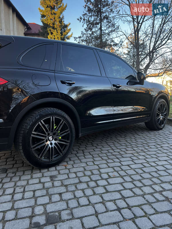 Внедорожник / Кроссовер Porsche Cayenne 2014 в Коломые