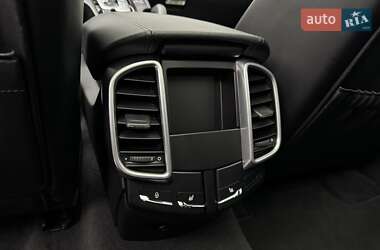 Внедорожник / Кроссовер Porsche Cayenne 2014 в 