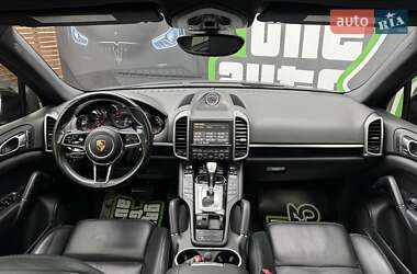 Внедорожник / Кроссовер Porsche Cayenne 2014 в 