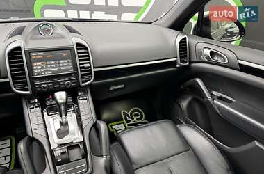 Внедорожник / Кроссовер Porsche Cayenne 2014 в 