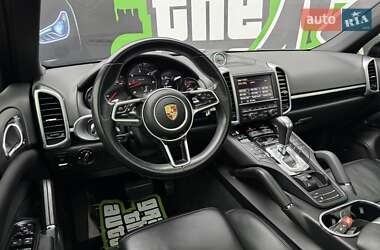 Внедорожник / Кроссовер Porsche Cayenne 2014 в 