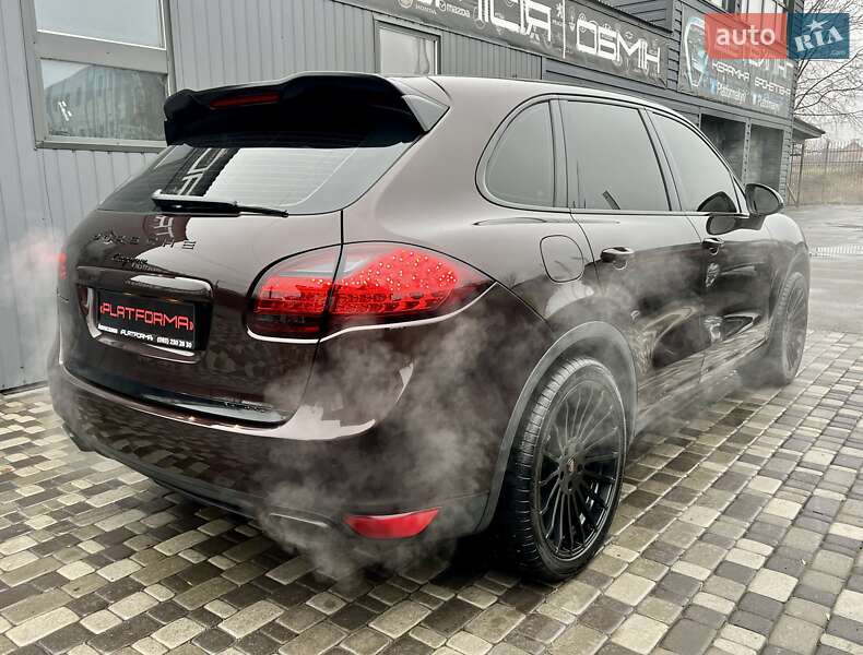 Внедорожник / Кроссовер Porsche Cayenne 2013 в Киеве