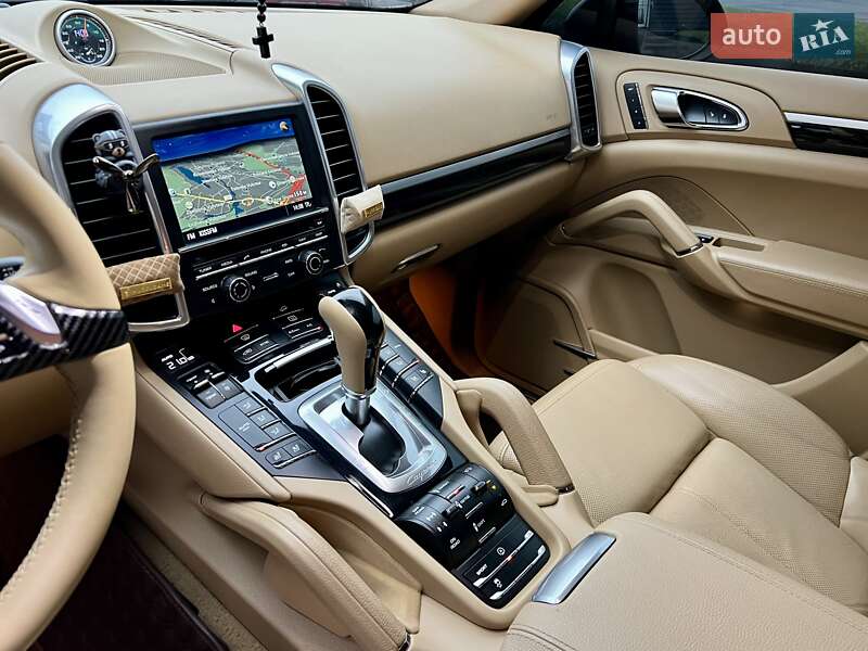 Внедорожник / Кроссовер Porsche Cayenne 2013 в Киеве