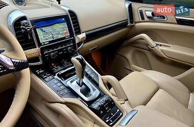 Позашляховик / Кросовер Porsche Cayenne 2013 в 