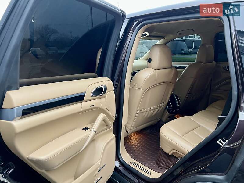 Внедорожник / Кроссовер Porsche Cayenne 2013 в Киеве