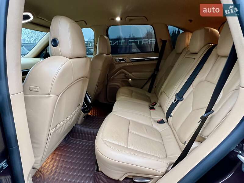 Внедорожник / Кроссовер Porsche Cayenne 2013 в Киеве