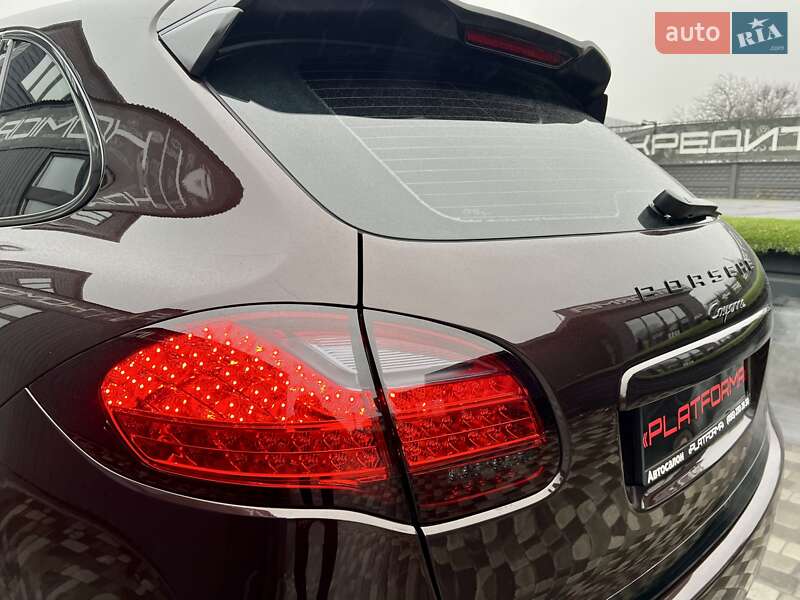 Внедорожник / Кроссовер Porsche Cayenne 2013 в Киеве