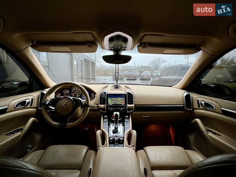 Внедорожник / Кроссовер Porsche Cayenne 2013 в Киеве