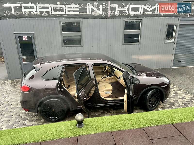 Внедорожник / Кроссовер Porsche Cayenne 2013 в Киеве