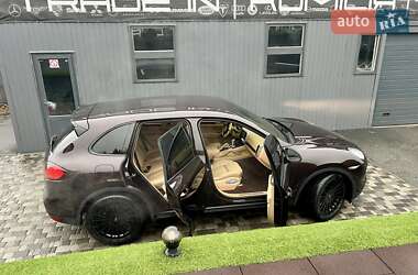 Позашляховик / Кросовер Porsche Cayenne 2013 в 