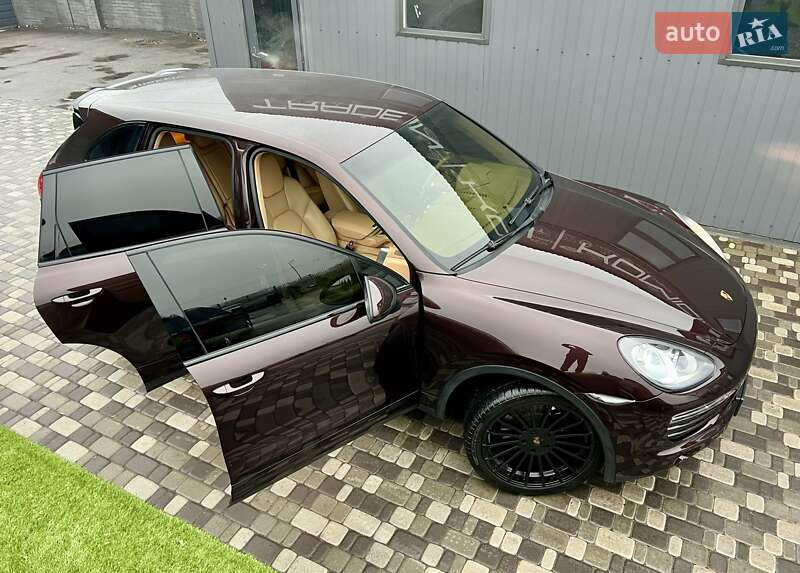 Внедорожник / Кроссовер Porsche Cayenne 2013 в Киеве