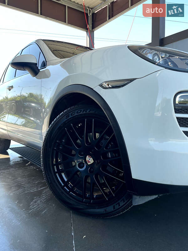 Внедорожник / Кроссовер Porsche Cayenne 2010 в Львове