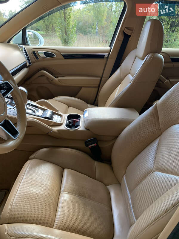 Внедорожник / Кроссовер Porsche Cayenne 2017 в Черкассах