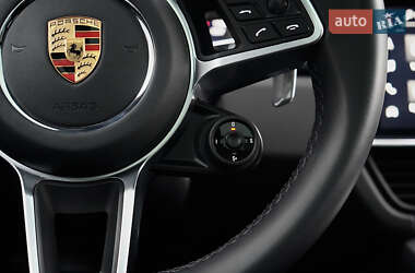 Внедорожник / Кроссовер Porsche Cayenne 2022 в 