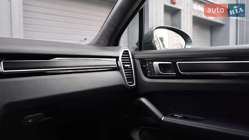 Внедорожник / Кроссовер Porsche Cayenne 2022 в Львове