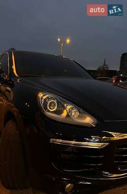 Позашляховик / Кросовер Porsche Cayenne 2015 в 