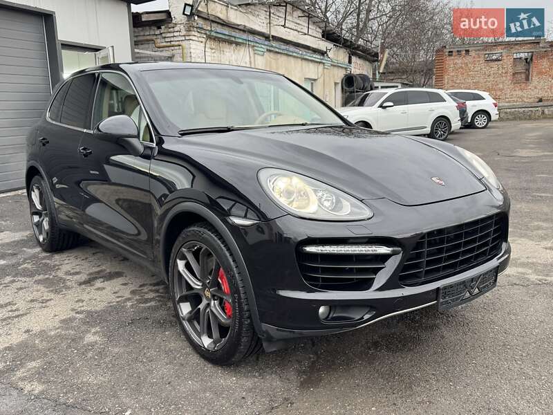 Внедорожник / Кроссовер Porsche Cayenne 2011 в Тернополе