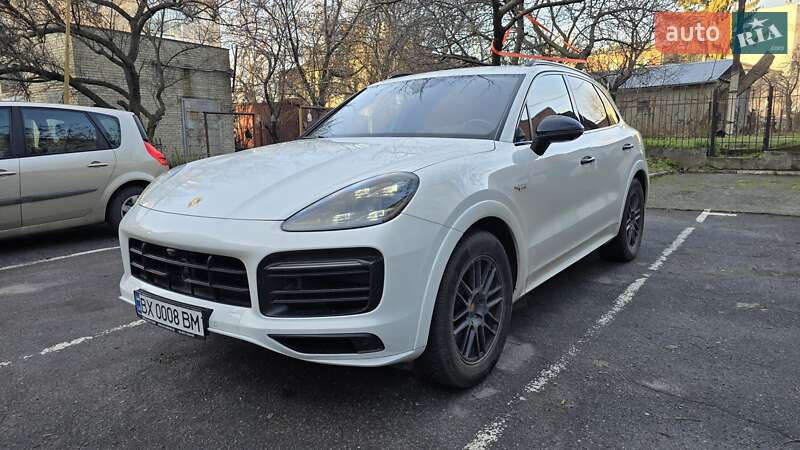 Внедорожник / Кроссовер Porsche Cayenne 2019 в Хмельницком