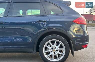 Внедорожник / Кроссовер Porsche Cayenne 2012 в 
