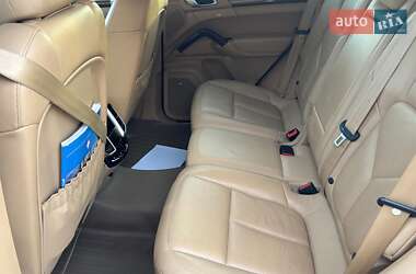 Внедорожник / Кроссовер Porsche Cayenne 2012 в 